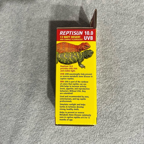 Zoo Med ReptiSun 10.0 Mini Compact Fluorescent Lamp 13 Watts - Picture 2 of 5
